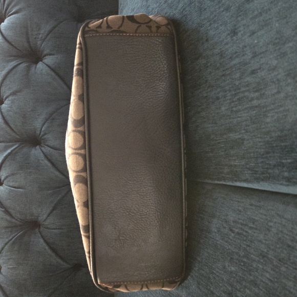 Coach purse. - Picture 3 of 7